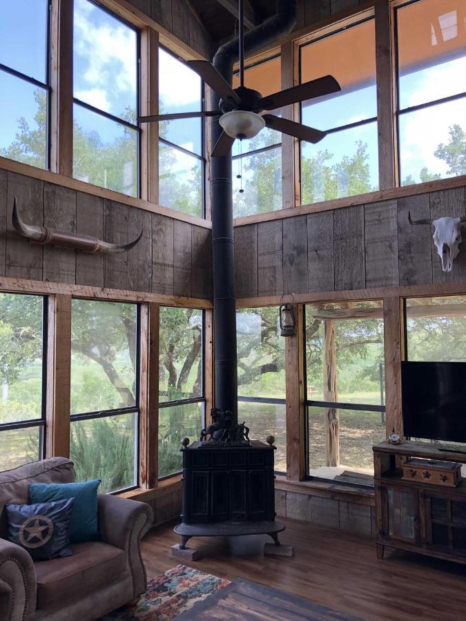 מלון Pipe Creek Rockin' B Ranch Bluff House מראה חיצוני תמונה