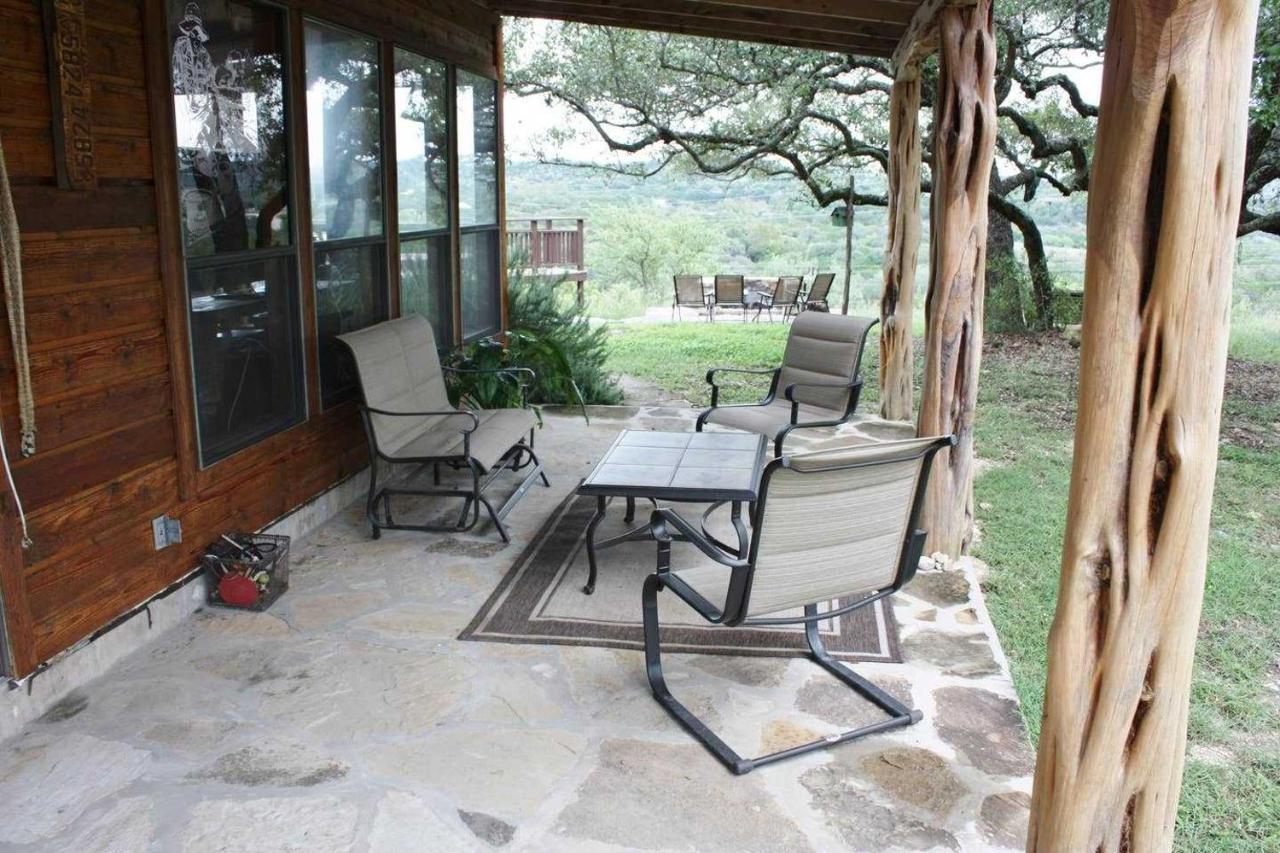 מלון Pipe Creek Rockin' B Ranch Bluff House מראה חיצוני תמונה